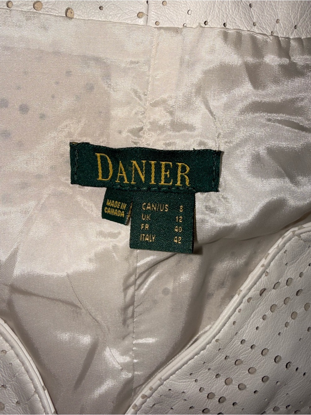 VTG Danier Genuine Leather Sleeveless Eyelet V-Neck Top white - Picture 3 of 8